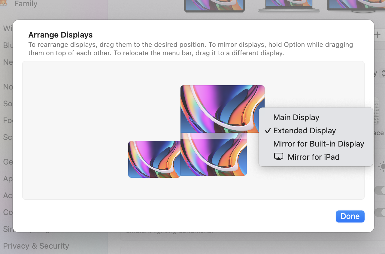 배치된 화면들을 '오른쪽 클릭'하여 모니터별 속성 부여(항목 중 메인 화면 선택 기능 존재)